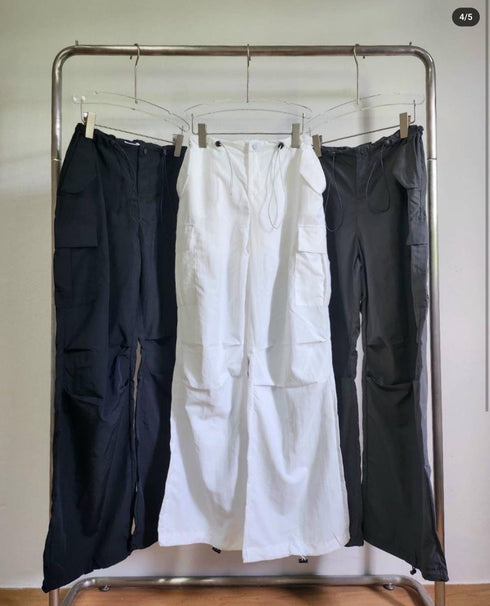 MO. STUDIO Parachute Cargo Loose Trouser